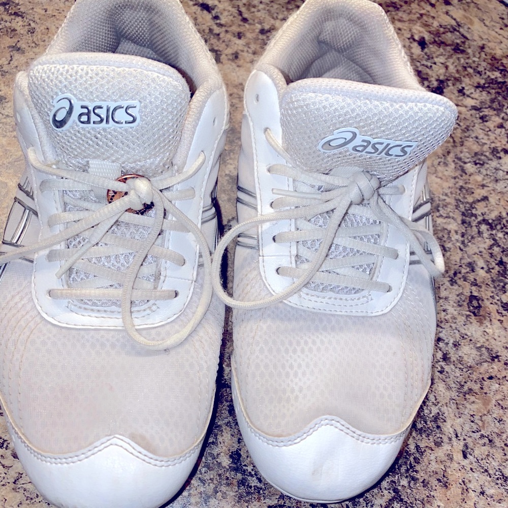 Cheers sneakers ASICS Sz  6 1/2